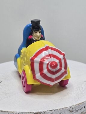1991 McDonalds Happy Meal - DC Comics - Batman Returns - Penguin in Vehicle